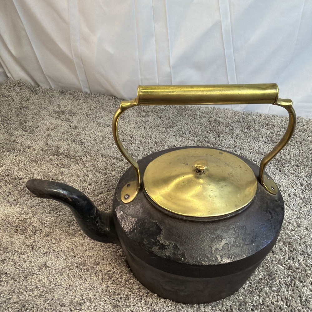 Antique Cast Iron Tea Kettle | British No 6 | 10 Pint Hearth Kettle 1800s - Picture 8 of 10
